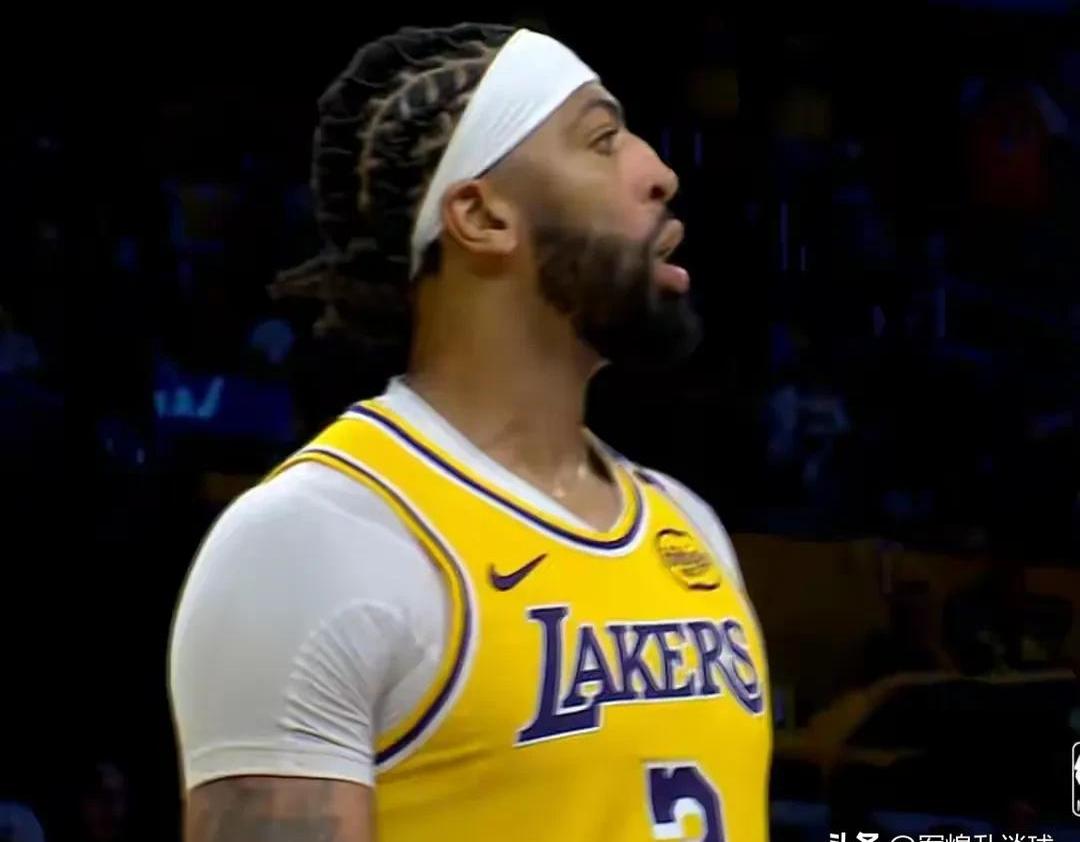 浓眉哥迎来十二赛季高光表现，加拿大队球迷沸腾！